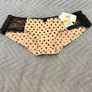 NWT B.tempted by Wacoal Tan Polka Dot Hipster Panties with Black Lace